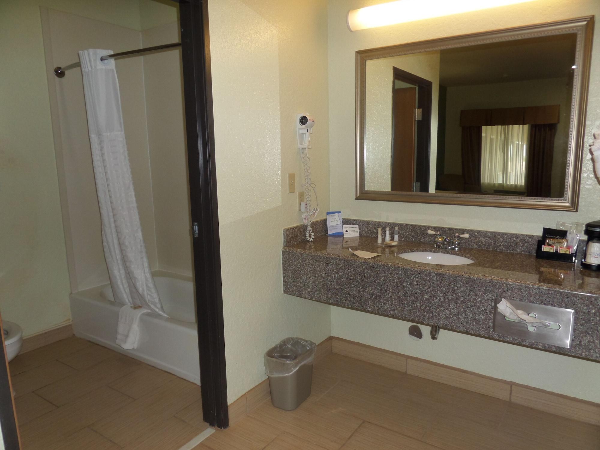 เบย์มอนต์ บาย วินด์แฮม เพียร์ซอล Hotel Pearsall ภายนอก รูปภาพ
