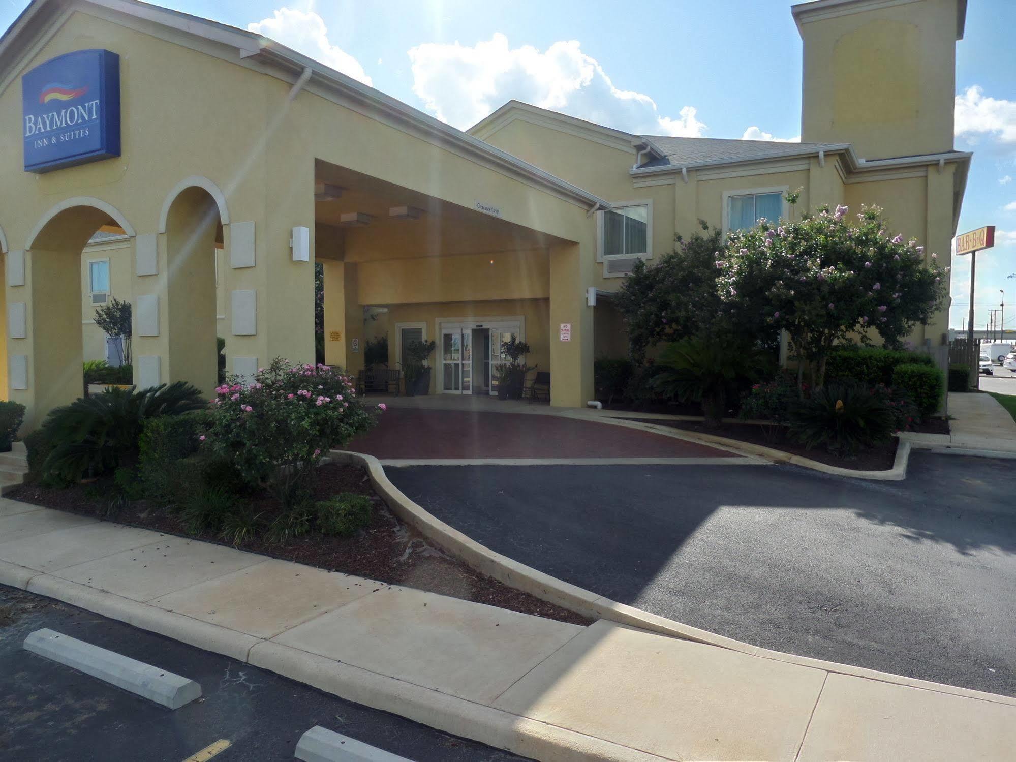 เบย์มอนต์ บาย วินด์แฮม เพียร์ซอล Hotel Pearsall ภายนอก รูปภาพ